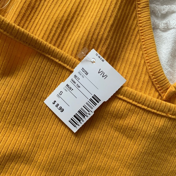 Yellow halter top - Picture 3 of 3